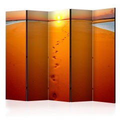 Artgeist 5-teiliges Paravent - Footprints in the sand II [Room Dividers]
