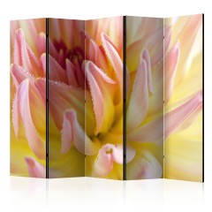 Artgeist 5-teiliges Paravent - Pastel colored dahlia flower with dew drops II [Room Dividers]